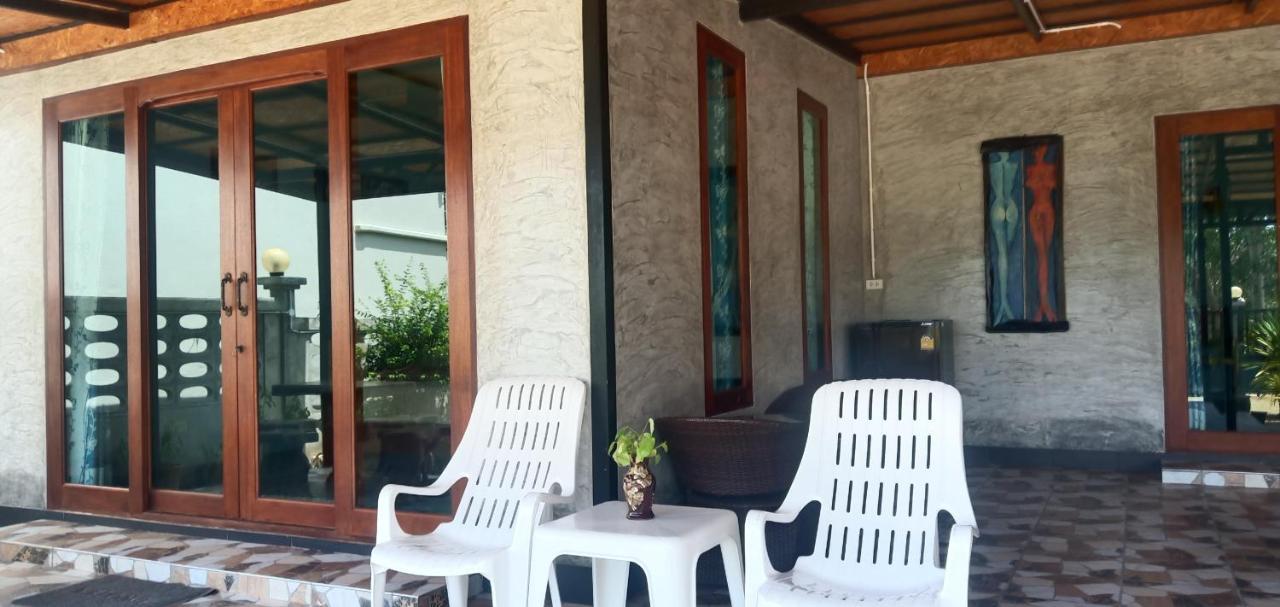 Kohjum Freedom Resort Koh Jum Dış mekan fotoğraf