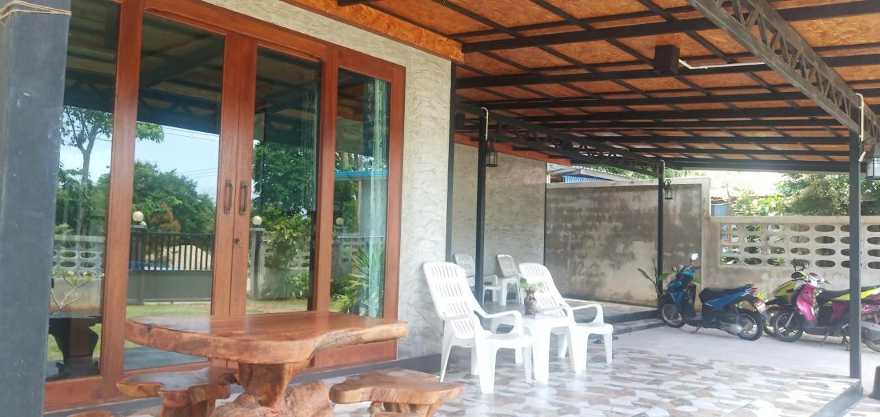 Kohjum Freedom Resort Koh Jum Dış mekan fotoğraf