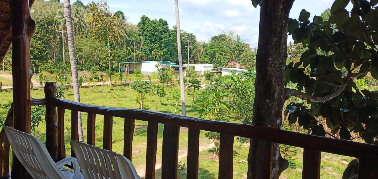 Kohjum Freedom Resort Koh Jum Dış mekan fotoğraf
