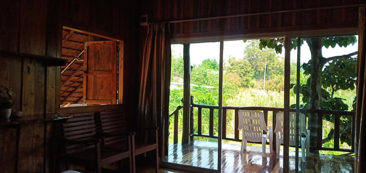 Kohjum Freedom Resort Koh Jum Dış mekan fotoğraf