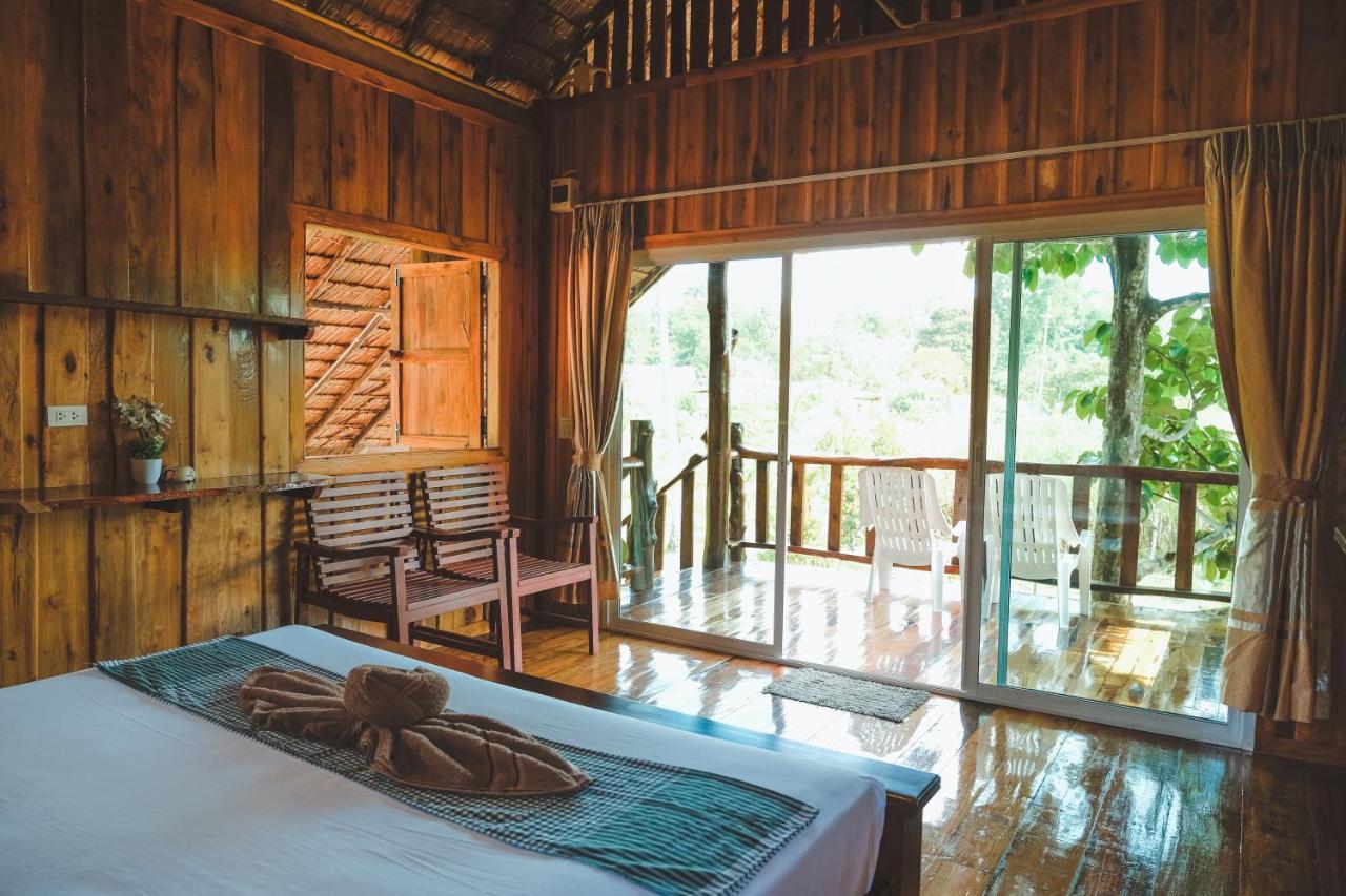 Kohjum Freedom Resort Koh Jum Dış mekan fotoğraf