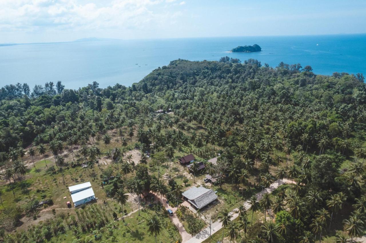 Kohjum Freedom Resort Koh Jum Dış mekan fotoğraf