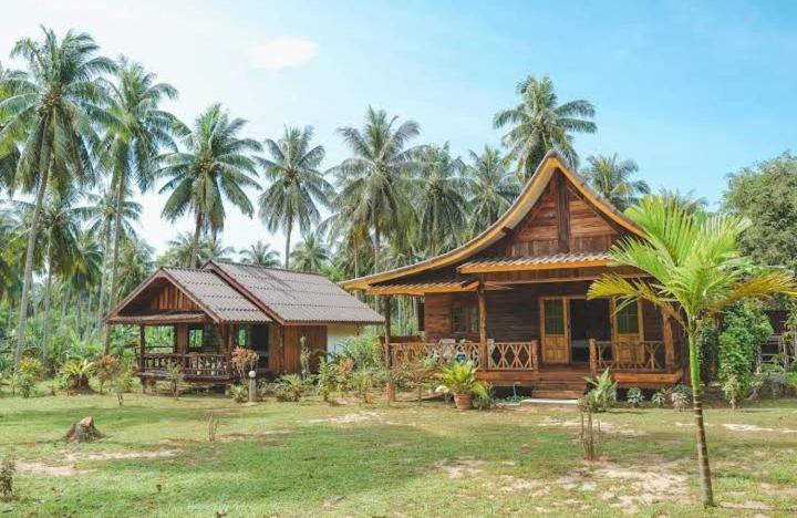 Kohjum Freedom Resort Koh Jum Dış mekan fotoğraf