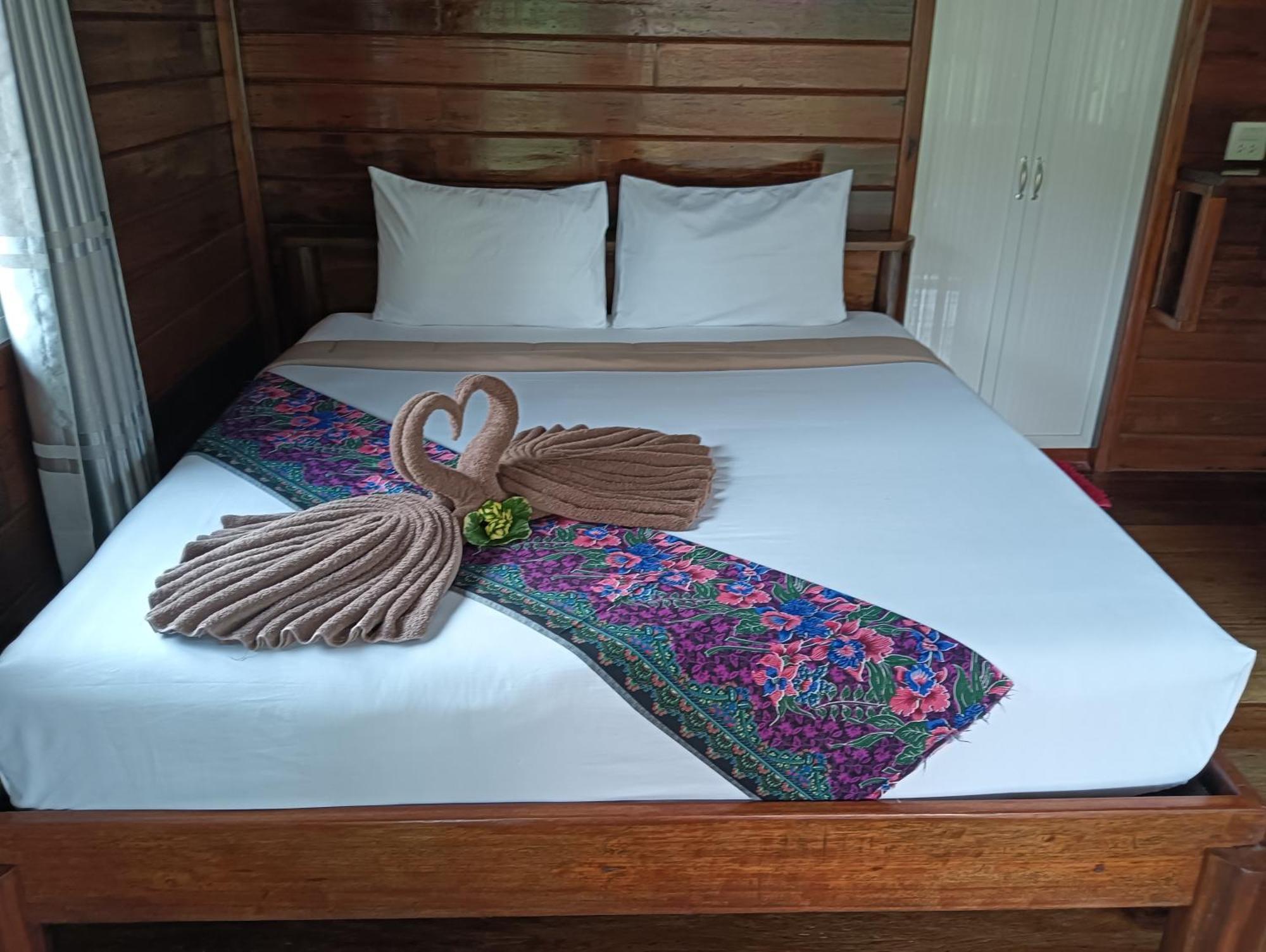 Kohjum Freedom Resort Koh Jum Dış mekan fotoğraf