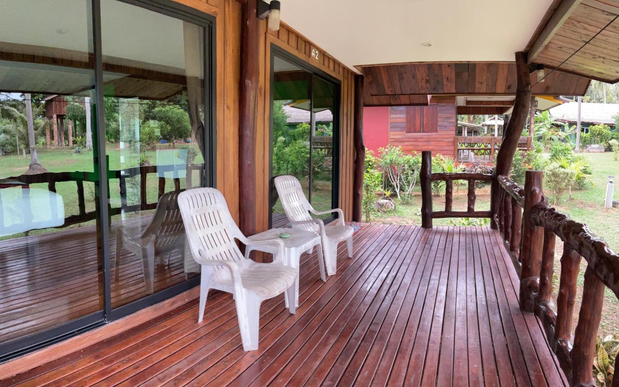 Kohjum Freedom Resort Koh Jum Dış mekan fotoğraf