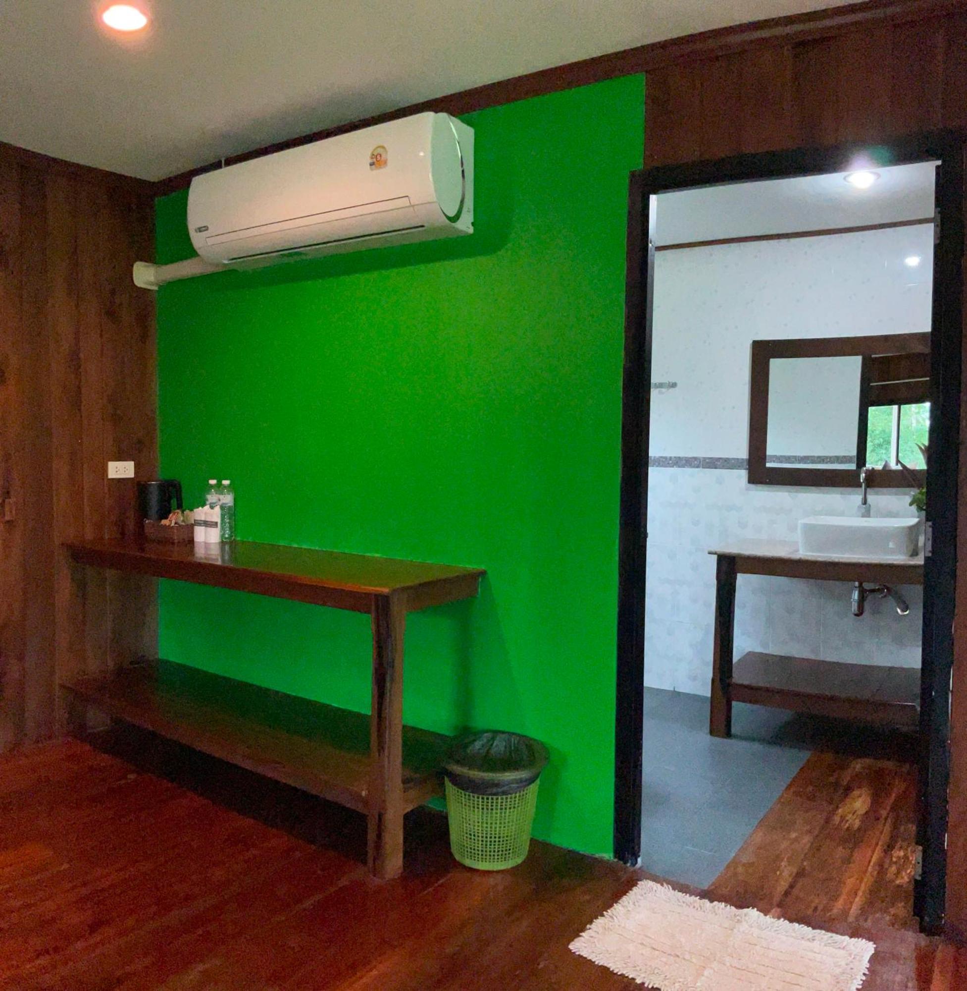Kohjum Freedom Resort Koh Jum Dış mekan fotoğraf