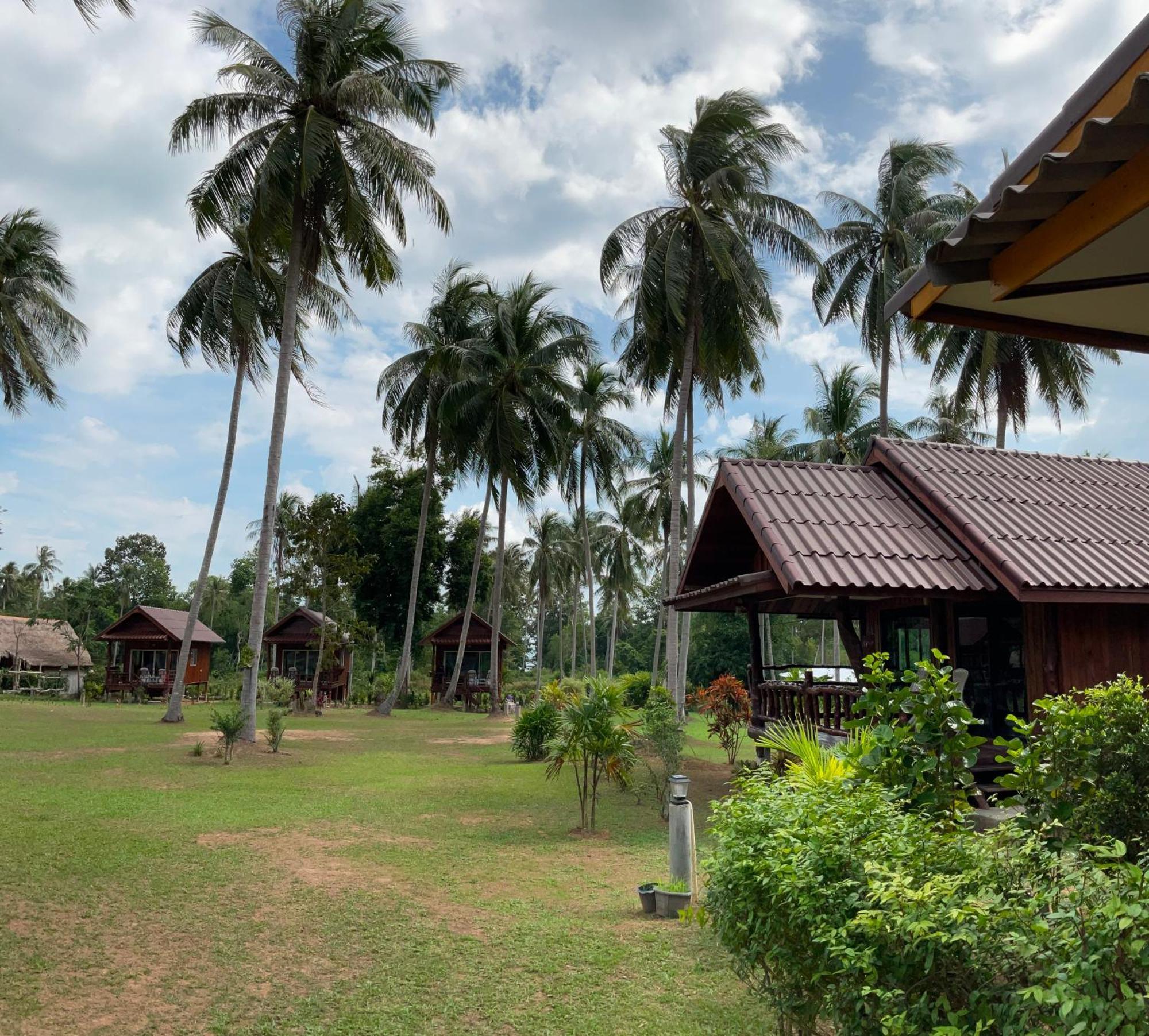 Kohjum Freedom Resort Koh Jum Dış mekan fotoğraf
