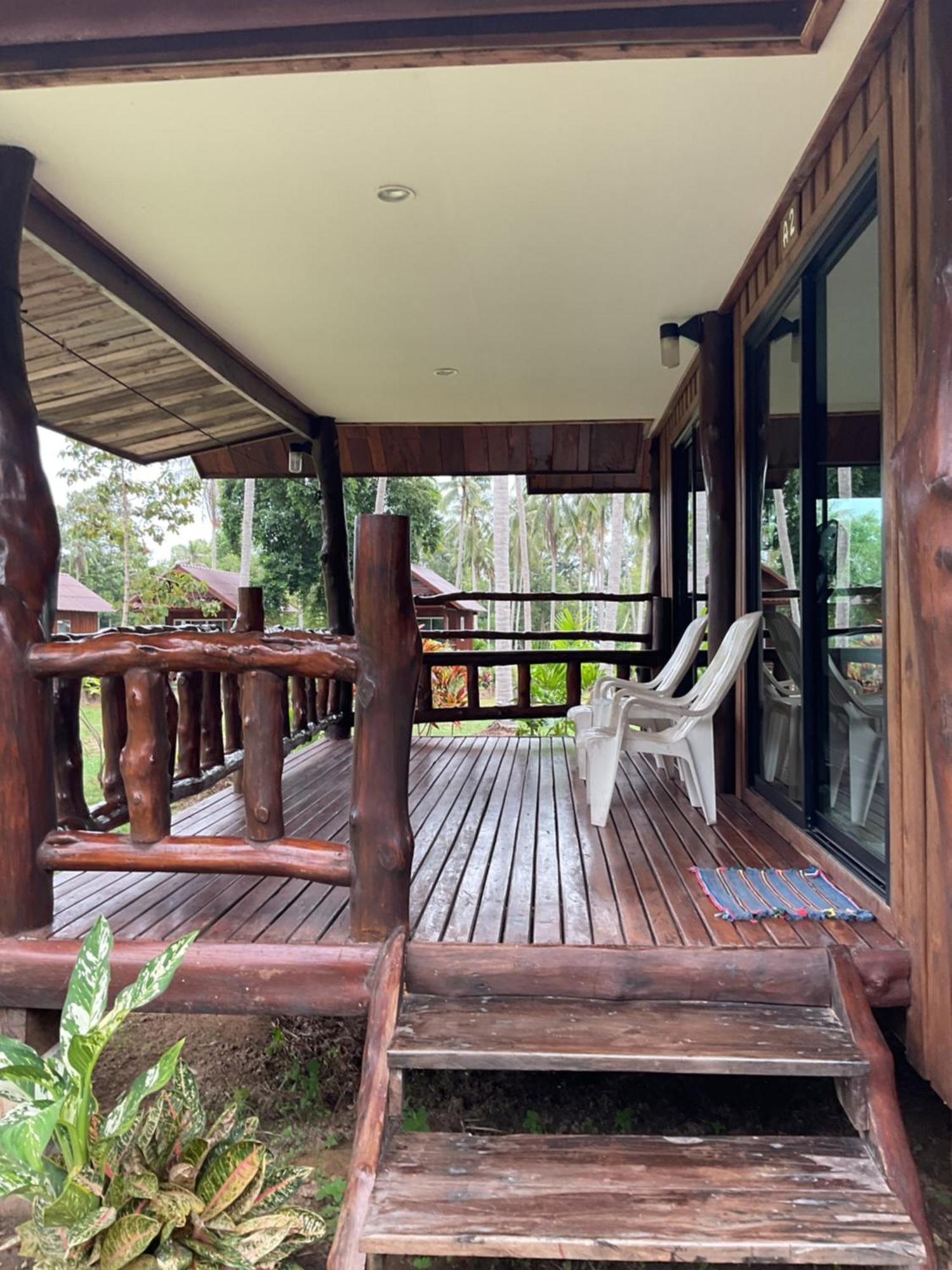 Kohjum Freedom Resort Koh Jum Dış mekan fotoğraf